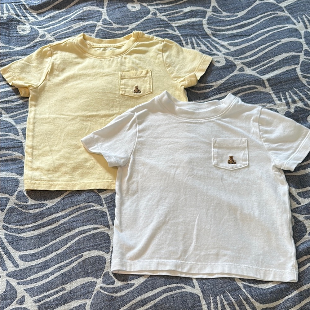 Gap Kids Yellow and White T-Shirts with Bear Patch 3T